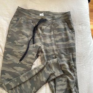 Zyia Camo Unwind Joggers